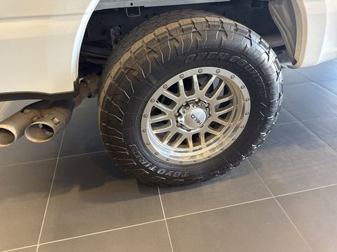 Used 2023 Ford F250 Lariat w/ Tow Technology Package image 9