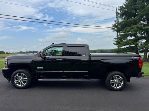 Used 2015 Chevrolet Silverado 2500 High Country w/ Duramax Plus Package AWD/4WD image 3