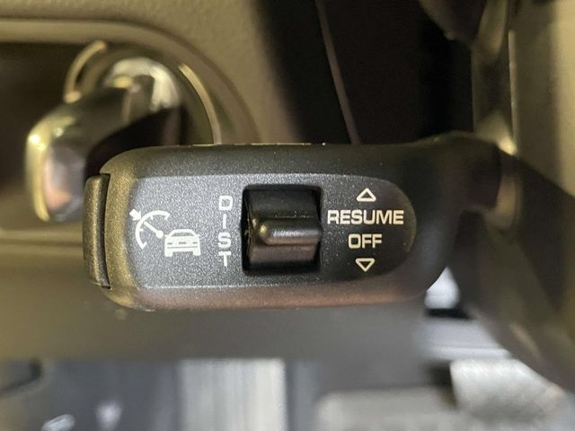 Certified 2026 Porsche Macan Turbo AWD/4WD image 44