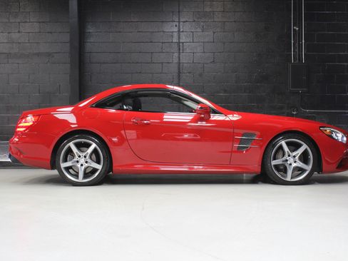 Used 2017 Mercedes-Benz SL 550 image 16