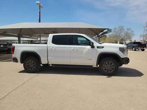 Used 2024 GMC Sierra 1500 AT4X image 9