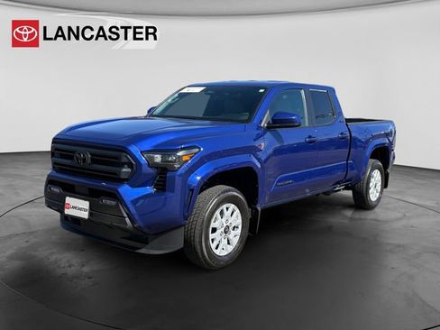 Certified 2025 Toyota Tacoma SR5 AWD/4WD image 3