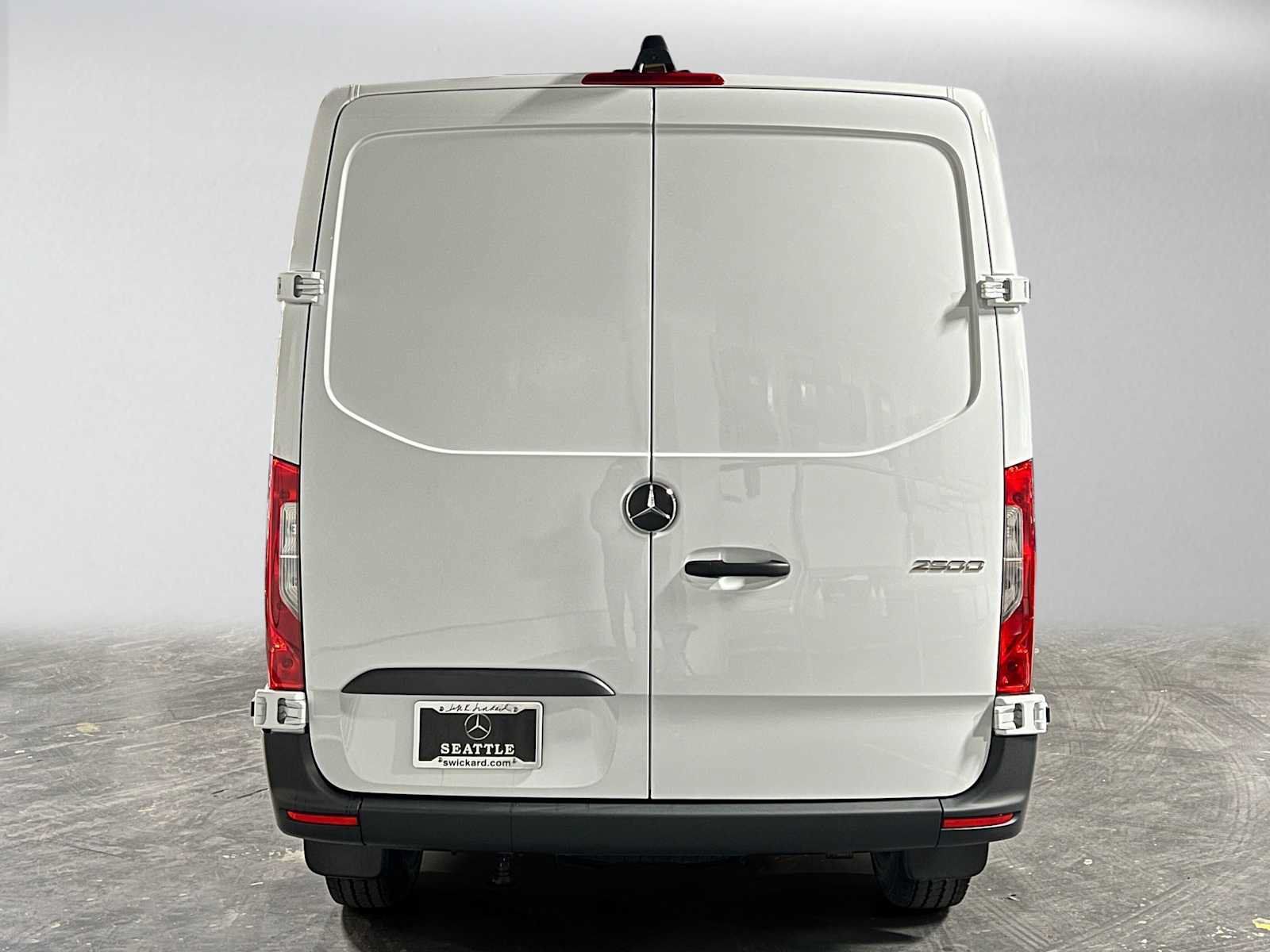 Used 2025 Mercedes-Benz Sprinter 2500 image 5