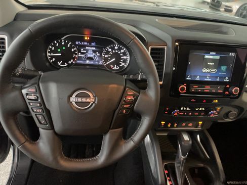 Used 2024 Nissan Frontier SV w/ SV Convenience Package AWD/4WD image 16