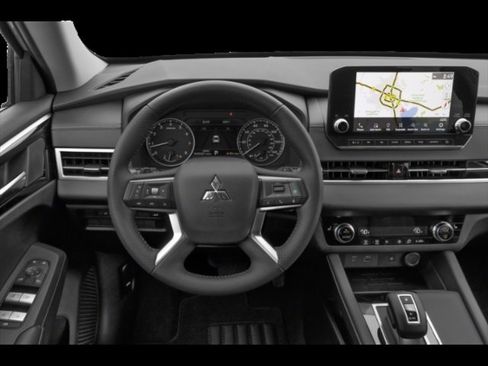 Used 2024 Mitsubishi Outlander SE image 4