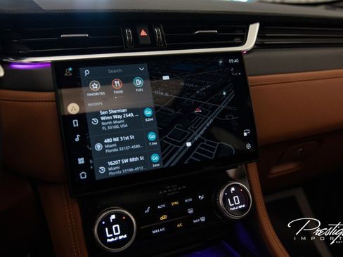 Used 2024 Jaguar F-PACE SVR image 54