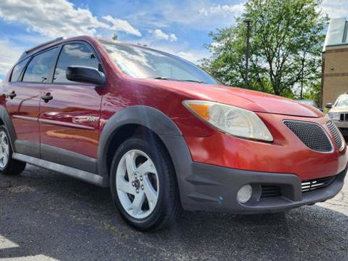 Used 2006 Pontiac Vibe w/ Sun And Sound Package FWD image 2