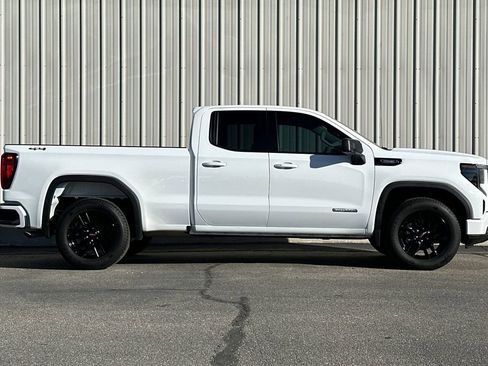 Used 2025 GMC Sierra 1500 Elevation image 3