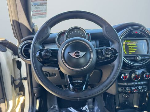 Used 2017 MINI Cooper 2-Door Hardtop image 11