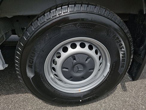 New 2025 Mercedes-Benz Sprinter 2500 image 30