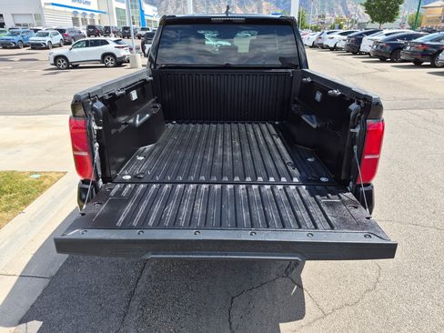 Used 2025 Toyota Tacoma TRD Off-Road AWD/4WD image 31