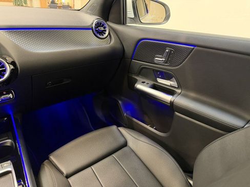 Used 2025 Mercedes-Benz GLA 250 image 15