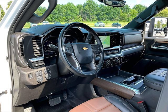 Used 2024 Chevrolet Silverado 2500 High Country w/ High Country Premium Package AWD/4WD image 18