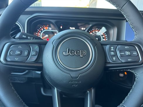 New 2026 Jeep Wrangler Unlimited Rubicon w/ Steel Bumper Group AWD/4WD image 21