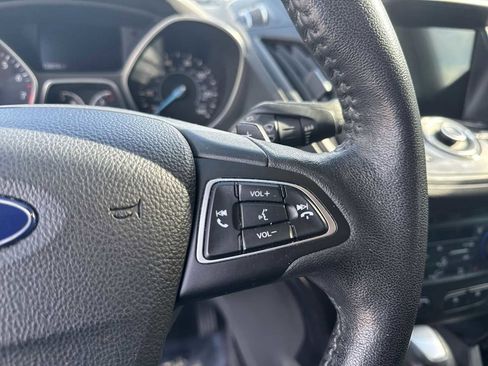 Used 2017 Ford Escape Titanium image 32