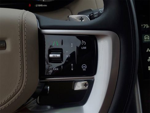 Used 2024 Land Rover Range Rover SE image 17