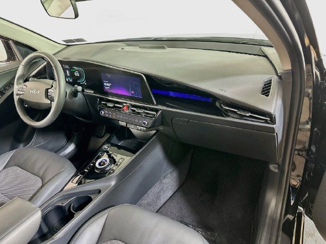 Used 2023 Kia Niro EX w/ EX Cold Weather Package FWD image 10