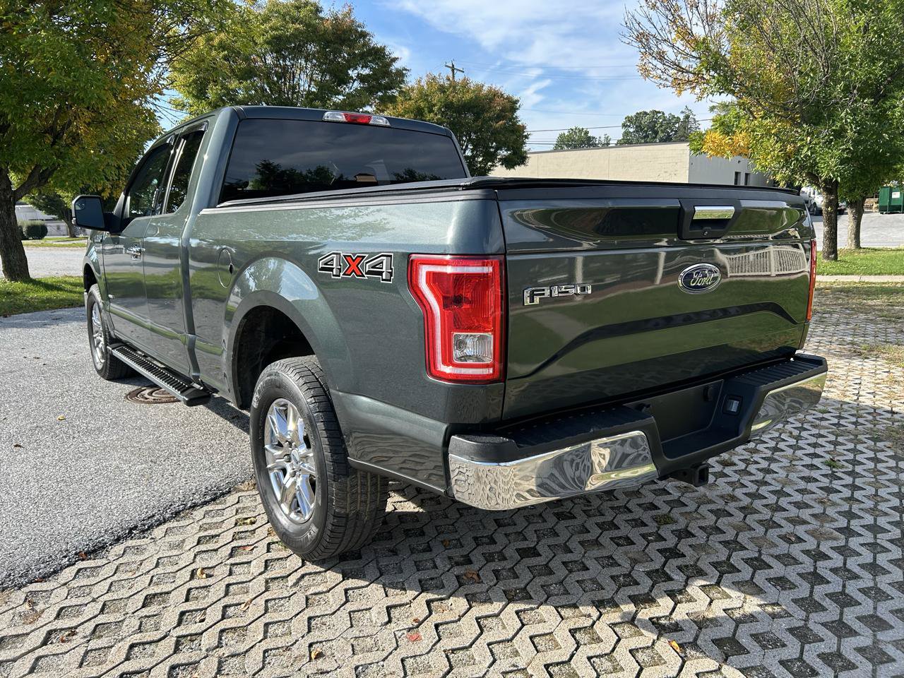 Used 2015 Ford F150 XLT w/ Equipment Group 301A Mid AWD/4WD image 7