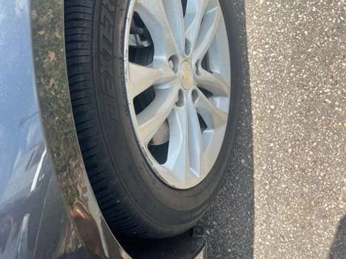 Used 2018 Chevrolet Malibu LT FWD image 14