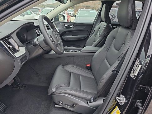 Used 2025 Volvo XC60 B5 Ultra w/ Climate Package image 7