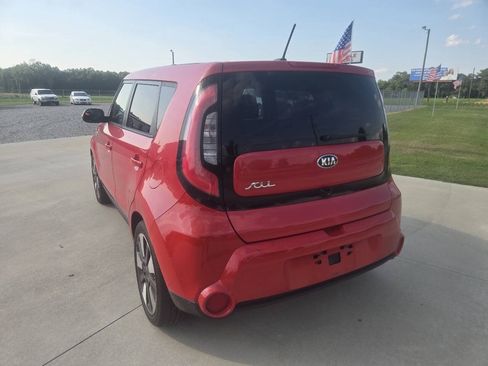 Used 2015 Kia Soul ! FWD image 6