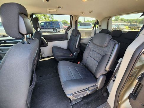 Used 2010 Dodge Grand Caravan SE FWD image 17