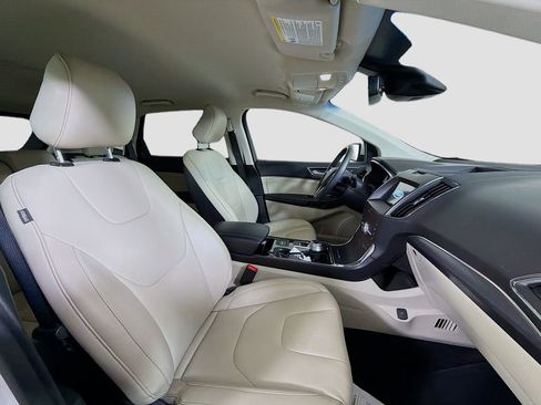 Used 2020 Ford Edge Titanium image 29
