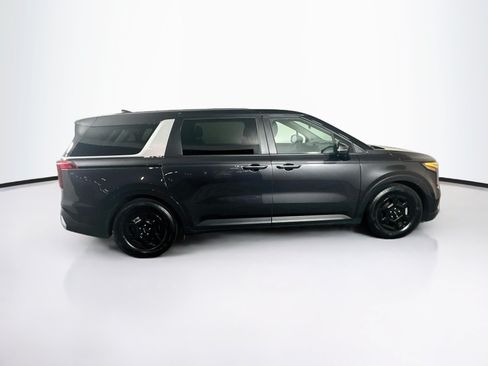 Used 2025 Kia Carnival FWD image 10