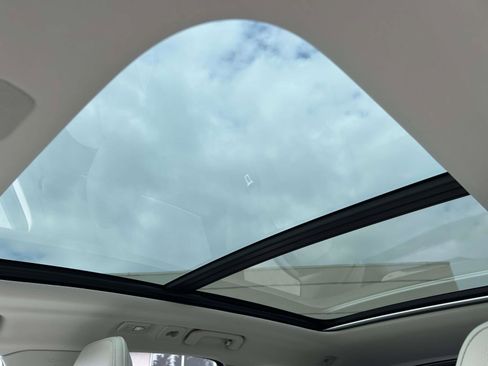 Certified 2023 Volvo XC60 B5 Plus w/ Climate Package image 11