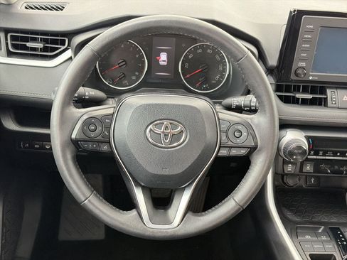 Used 2020 Toyota RAV4 XLE Premium FWD image 16