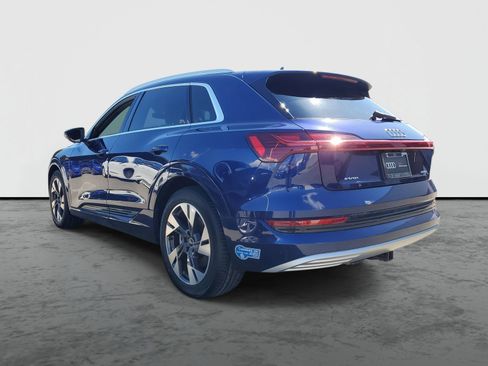 Used 2021 Audi e-tron Prestige w/ Prestige Package image 3