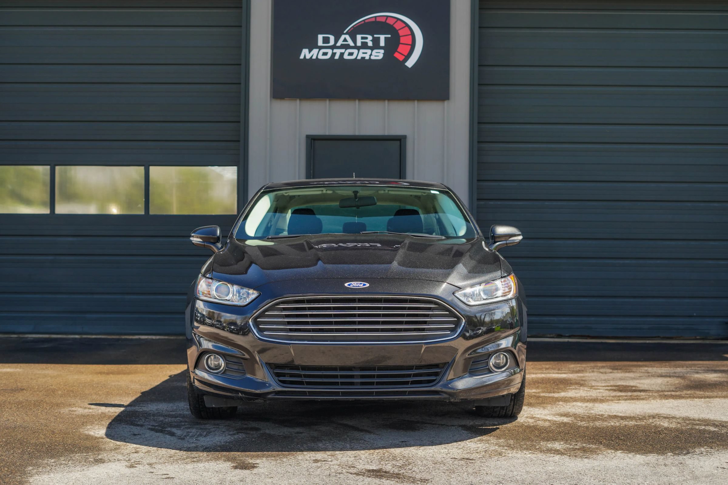 Used 2015 Ford Fusion SE w/ Equipment Group 201A FWD image 2