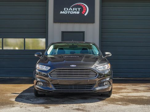 Used 2015 Ford Fusion SE w/ Equipment Group 201A FWD image 2