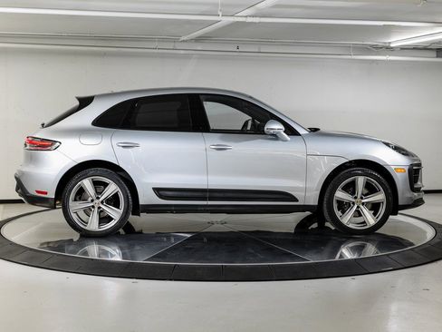 Certified 2025 Porsche Macan image 8