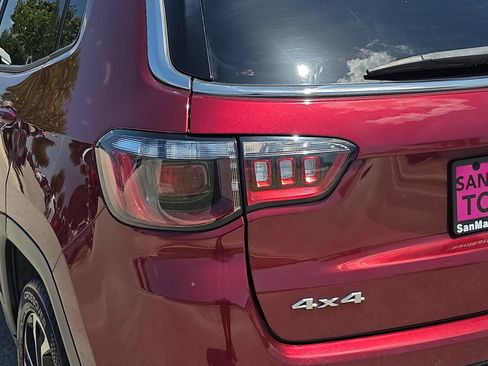 Used 2022 Jeep Compass Limited AWD/4WD image 28
