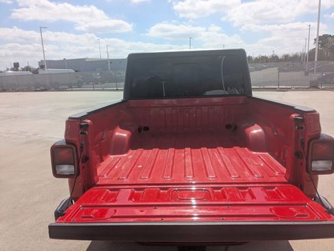 Certified 2023 Jeep Gladiator Sport image 7