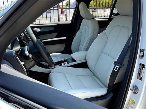 New 2026 Volvo XC40 B5 Plus w/ Protection Package Premier image 23