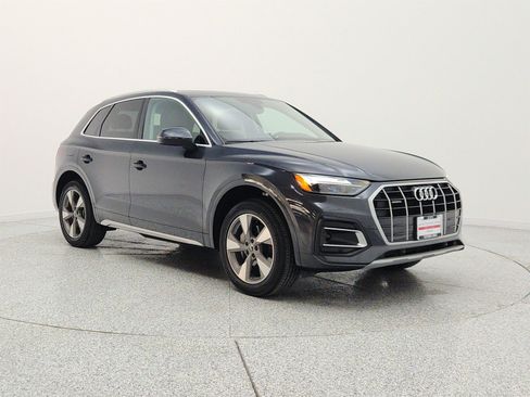 Used 2023 Audi Q5 2.0T Premium w/ Convenience Package AWD/4WD image 3