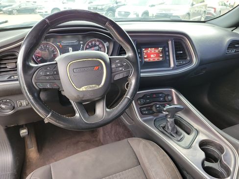 Used 2017 Dodge Challenger SXT image 2