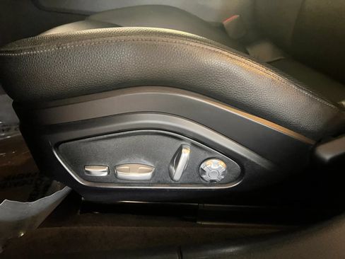Used 2018 Porsche Panamera image 30