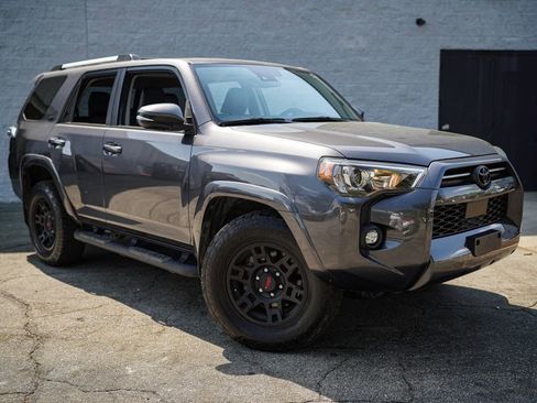 Used 2022 Toyota 4Runner SR5 Premium w/ Moonroof Package image 9