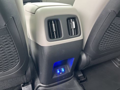 Used 2024 Hyundai Tucson Limited image 16