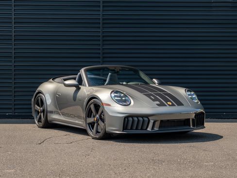 Used 2026 Porsche 911 Carrera GTS RWD image 10