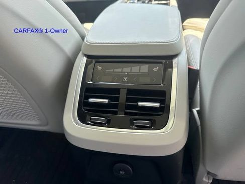 Certified 2025 Volvo XC90 T8 Ultra w/ Protection Package AWD/4WD image 7