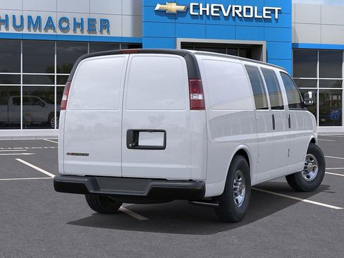 New 2026 Chevrolet Express 3500 w/ Driver Convenience Package image 4