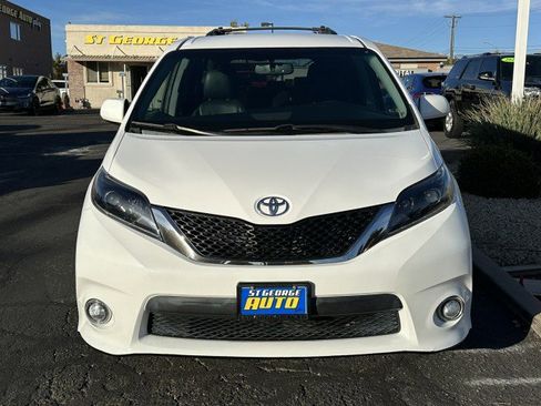 Used 2015 Toyota Sienna SE image 9