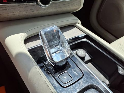 Used 2024 Volvo XC90 T8 Ultimate image 51