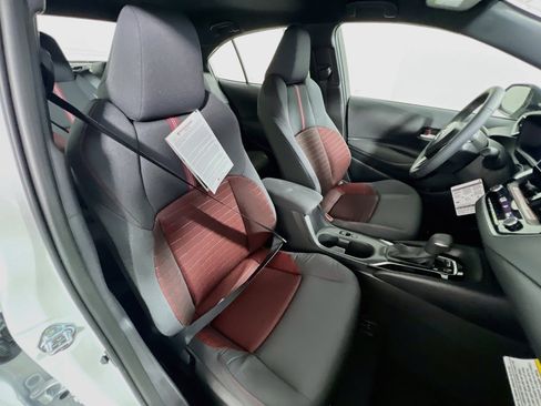 Used 2026 Toyota Corolla SE w/ SE Package FWD image 30