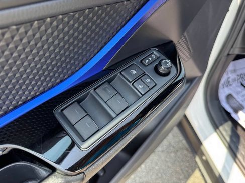 Used 2021 Toyota C-HR XLE FWD image 34