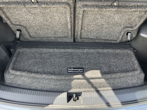 Certified 2023 Volkswagen Tiguan SE R-Line FWD image 31
